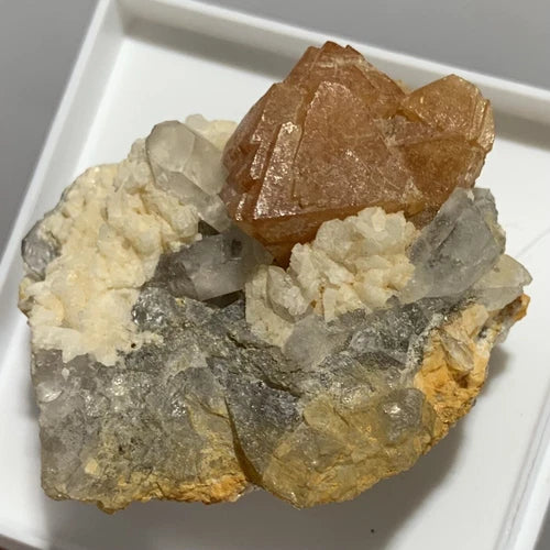 Scheelite & Quartz Crystals Gilgit-Baltistan PAKISTAN 27g